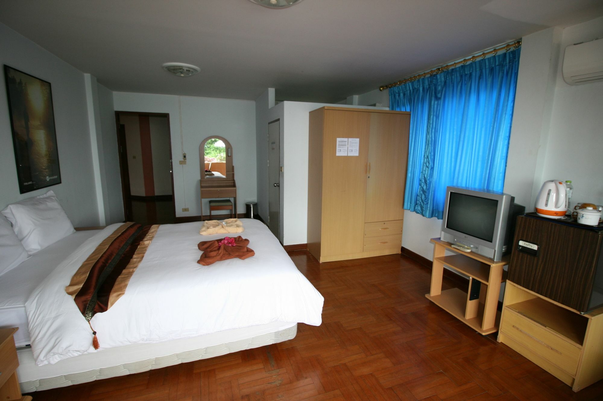 Beachfront Hotel Cha Am Cha-am Exterior foto